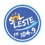 Logo da rádio Rádio Sol Leste 104.9 FM ao vivo online