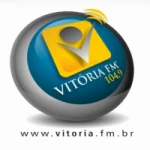 Logo da rádio Rádio Vitória 104.9 FM ao vivo online